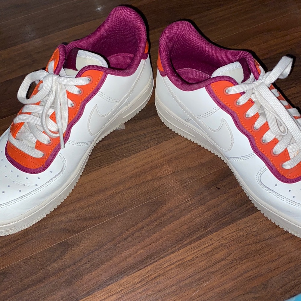 nike air force 1s. newly used